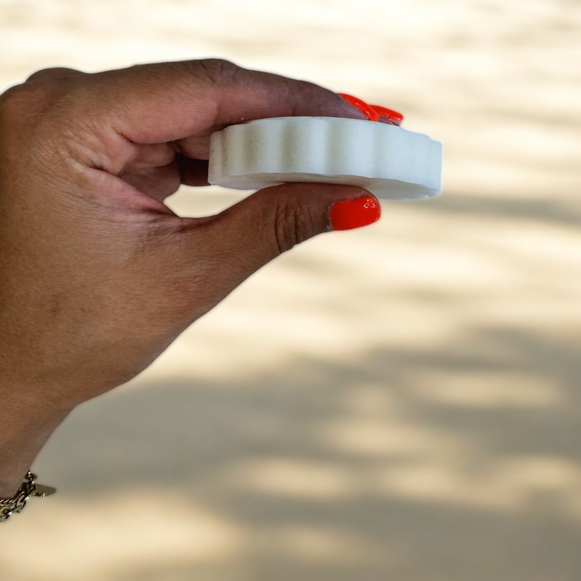 Minimalist rice shampoo bar with nourishing oils