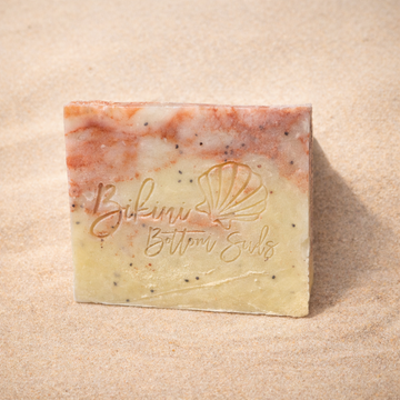 Strawberry Soap Bar – Exfoliating Handmade Soap with Strawberry and Poppy Seeds