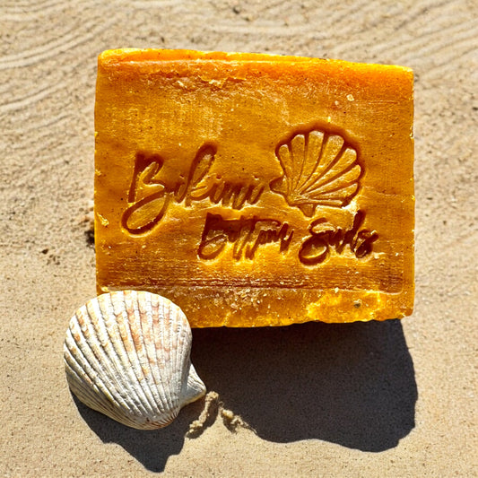 Brightening natural soap bar with papaya, turmeric